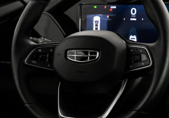 Подержанный автомобиль Geely Monjaro 2024 года (12 фото)