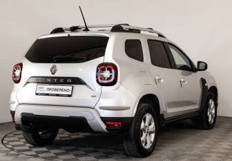 Подержанный автомобиль Renault Duster 2021 года (5 фото)