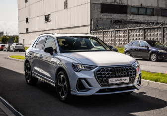 Подержанный автомобиль Audi Q3 2025 года (5 фото)