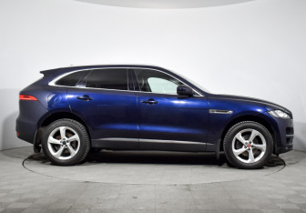 Подержанный автомобиль Jaguar F-Pace 2019 года (4 фото)