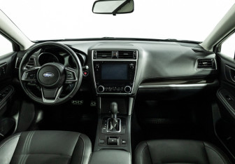 Подержанный автомобиль Subaru Legacy Sedan 2018 года (13 фото)