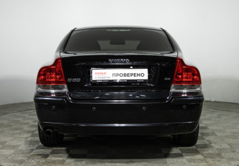 Подержанный автомобиль Volvo S60 2007 года (6 фото)
