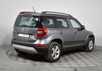 Подержанный автомобиль Skoda Yeti 2014 года (5 фото)