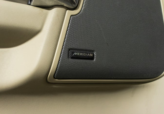 Подержанный автомобиль Land Rover Discovery 2015 года (17 фото)