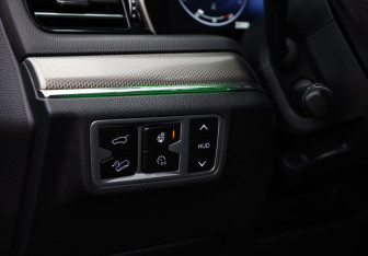 Подержанный автомобиль Hongqi HS5 2024 года (15 фото)