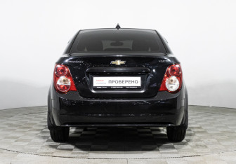 Подержанный автомобиль Chevrolet Aveo Sedan 2012 года (6 фото)