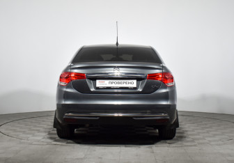 Подержанный автомобиль Citroen C4 Sedan 2013 года (6 фото)