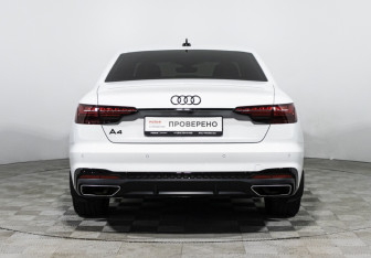 Подержанный автомобиль Audi A4 Sedan 2022 года (6 фото)