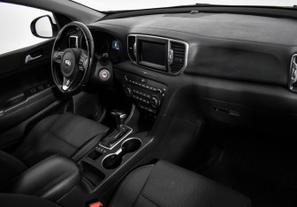 Подержанный автомобиль Kia Sportage 2018 года (13 фото)