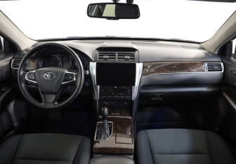 Подержанный автомобиль Toyota Camry Sedan 2017 года (9 фото)