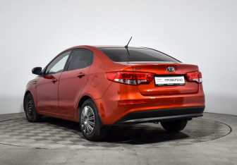 Подержанный автомобиль Kia Rio Sedan 2016 года (7 фото)