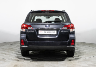 Подержанный автомобиль Subaru Outback Wagon 2011 года (6 фото)