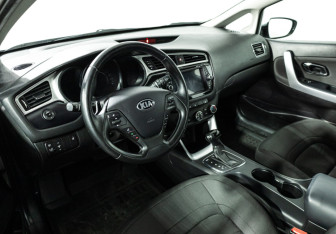 Подержанный автомобиль Kia Ceed Hatchback 2018 года (11 фото)