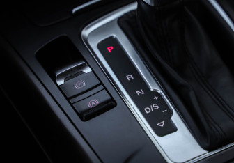 Подержанный автомобиль Audi A4 Sedan 2015 года (17 фото)