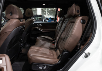 Подержанный автомобиль BMW X7 2020 года (14 фото)