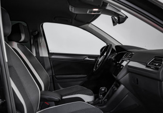 Подержанный автомобиль Volkswagen Tiguan 2019 года (24 фото)