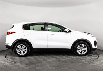Подержанный автомобиль Kia Sportage 2018 года (4 фото)