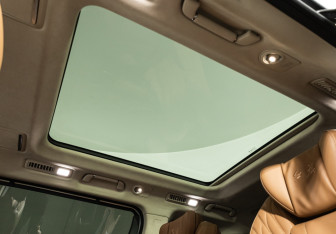 Подержанный автомобиль Hongqi HQ9 2022 года (19 фото)