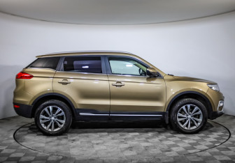 Подержанный автомобиль Geely Atlas 2021 года (4 фото)