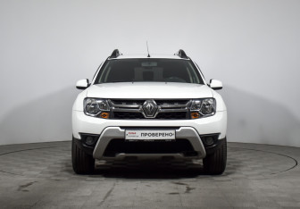 Подержанный автомобиль Renault Duster 2017 года (2 фото)