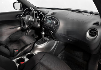 Подержанный автомобиль Nissan Juke 2012 года (14 фото)
