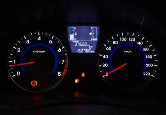 Подержанный автомобиль Hyundai Solaris Hatchback 2015 года (18 фото)