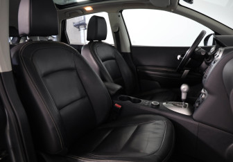 Подержанный автомобиль Nissan Qashqai 2011 года (18 фото)
