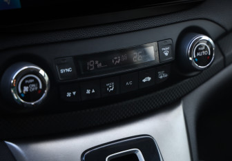 Подержанный автомобиль Honda CR-V 2013 года (18 фото)