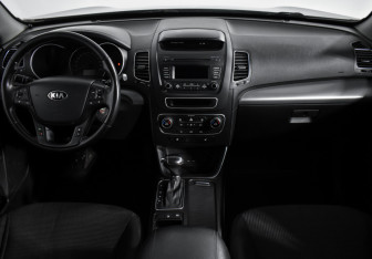 Подержанный автомобиль Kia Sorento 2014 года (14 фото)