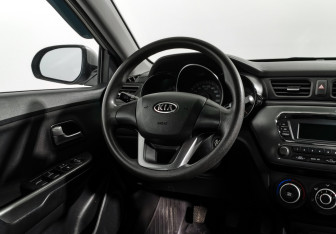 Подержанный автомобиль Kia Rio Sedan 2012 года (15 фото)