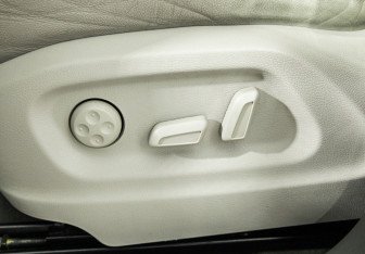 Подержанный автомобиль Audi Q5 2011 года (15 фото)