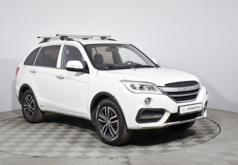 Подержанный автомобиль Lifan X60 2017 года (3 фото)