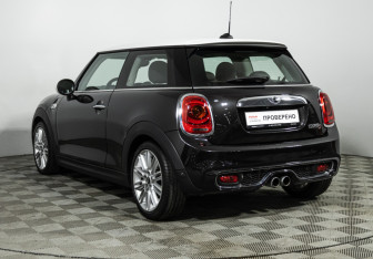 Подержанный автомобиль MINI Hatch 2015 года (7 фото)