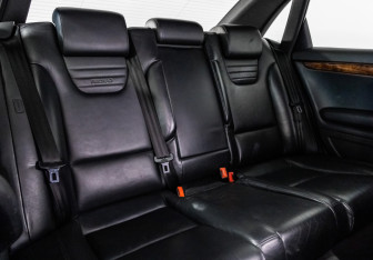 Подержанный автомобиль Audi S4 Sedan 2005 года (23 фото)