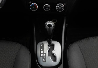 Подержанный автомобиль Kia Rio Sedan 2015 года (13 фото)