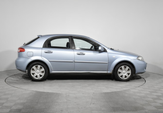 Подержанный автомобиль Chevrolet Lacetti Hatchback 2010 года (4 фото)