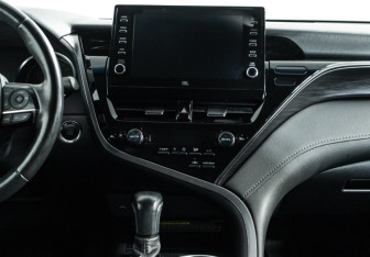 Подержанный автомобиль Toyota Camry Sedan 2021 года (14 фото)