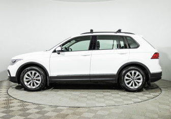 Подержанный автомобиль Volkswagen Tiguan 2021 года (8 фото)