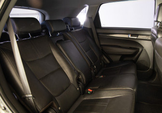 Подержанный автомобиль Kia Sorento 2011 года (12 фото)