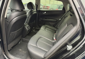 Подержанный автомобиль Kia Optima Sedan 2019 года (11 фото)