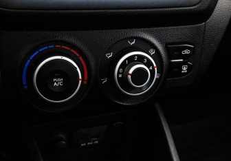 Подержанный автомобиль Kia Rio Sedan 2013 года (13 фото)