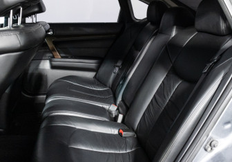 Подержанный автомобиль Nissan Teana 2007 года (10 фото)