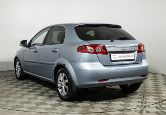 Подержанный автомобиль Chevrolet Lacetti Hatchback 2011 года (7 фото)