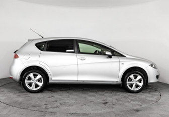 Подержанный автомобиль SEAT Leon Hatchback 2008 года (4 фото)