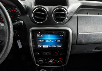 Подержанный автомобиль Renault Duster 2014 года (16 фото)