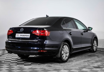 Подержанный автомобиль Volkswagen Jetta Sedan 2017 года (5 фото)