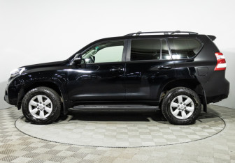 Подержанный автомобиль Toyota Land Cruiser Prado 2013 года (8 фото)