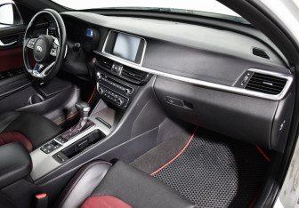 Подержанный автомобиль Kia Optima Sedan 2019 года (14 фото)