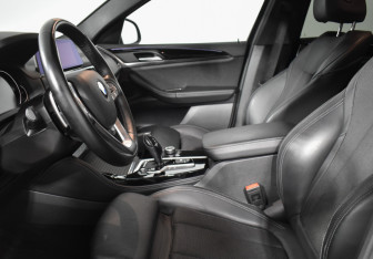 Подержанный автомобиль BMW X4 2021 года (10 фото)