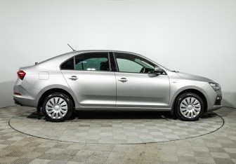Подержанный автомобиль Skoda Rapid Liftback 2021 года (4 фото)